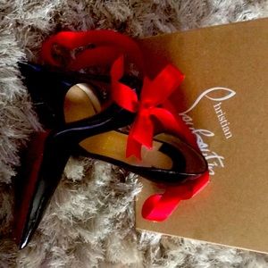 Black beautiful comfortable size 39 used woman Christian Louboutins
